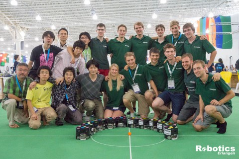Nach dem Spiel: ER-Force und das japanische Team KIKS.