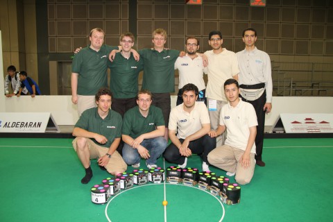 robocup2010_teamfoto_omid